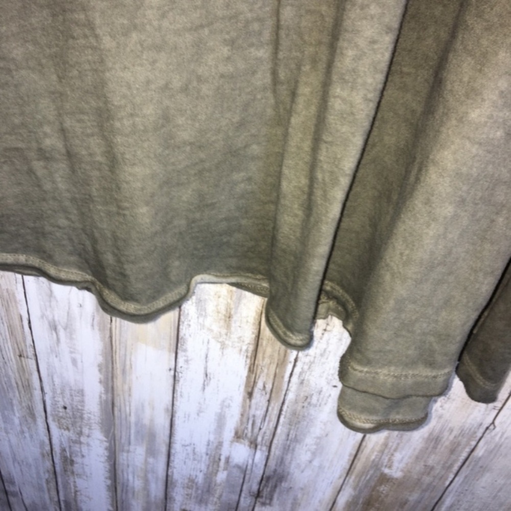 Umgee Dusty Green Blouse - Picture 4 of 4